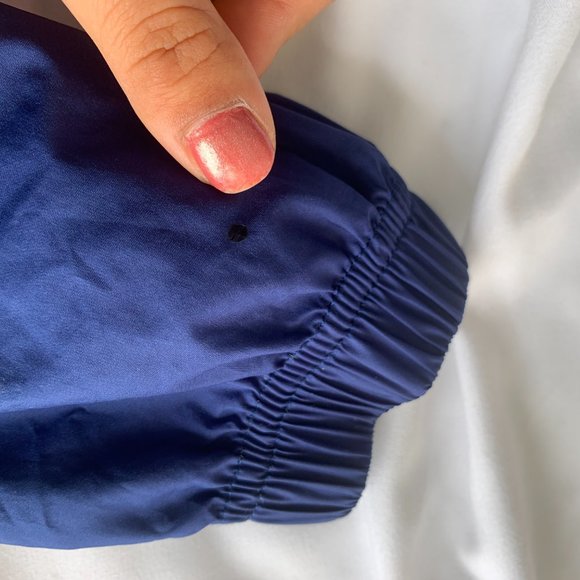 Nike Women's Cropped Hooded Windbreaker - Picture 3 of 3